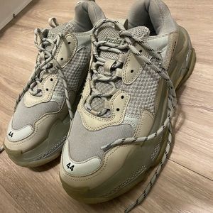 Triple s balenciagas clear sole